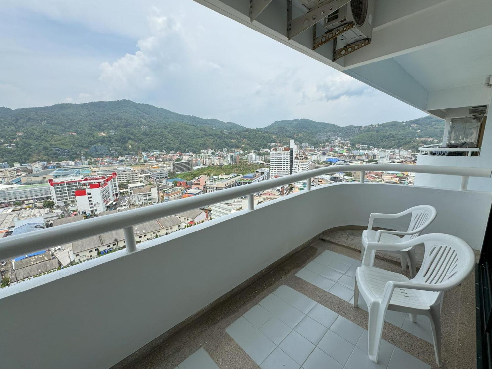 Patong Tower Apartment By Lofty Exterior foto
